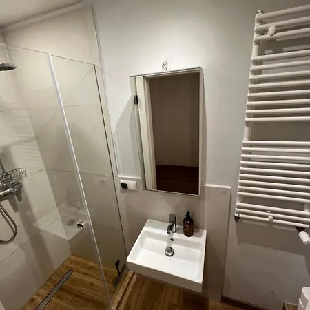 Budget 3 #self Check-in #essentials Included Warszawa